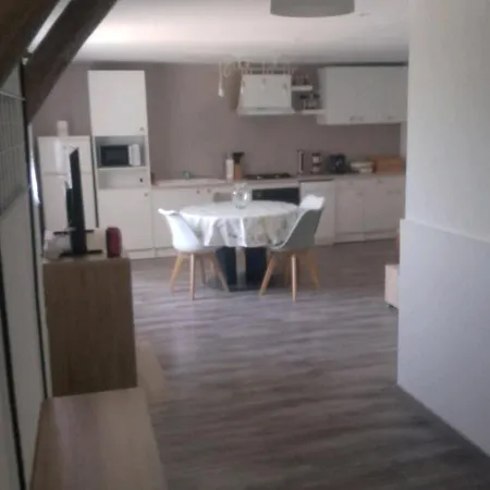 Apartament 51 Chez Patricia La Neuville-aux-Bois